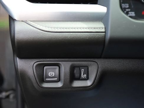 Used 2018 GMC Acadia SLE w/ LPO, Black Accent Package AWD/4WD image 13