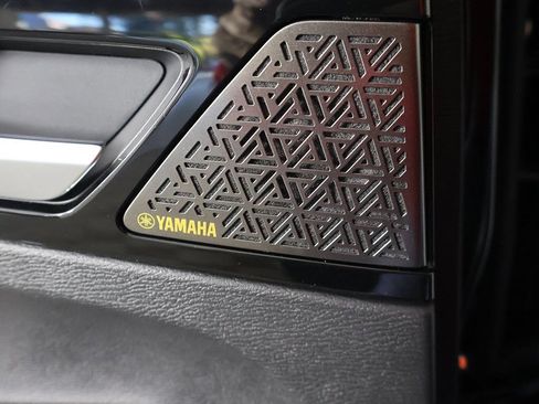 Used 2025 Mitsubishi Outlander AWD image 57