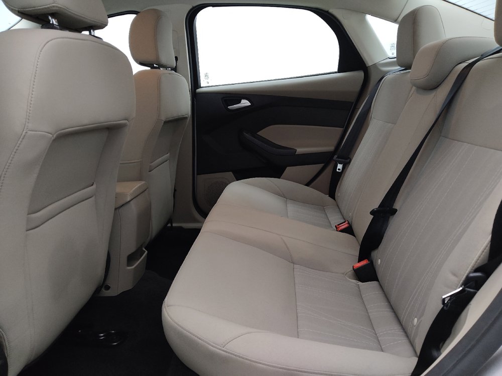 Used 2015 Ford Focus SE FWD image 18
