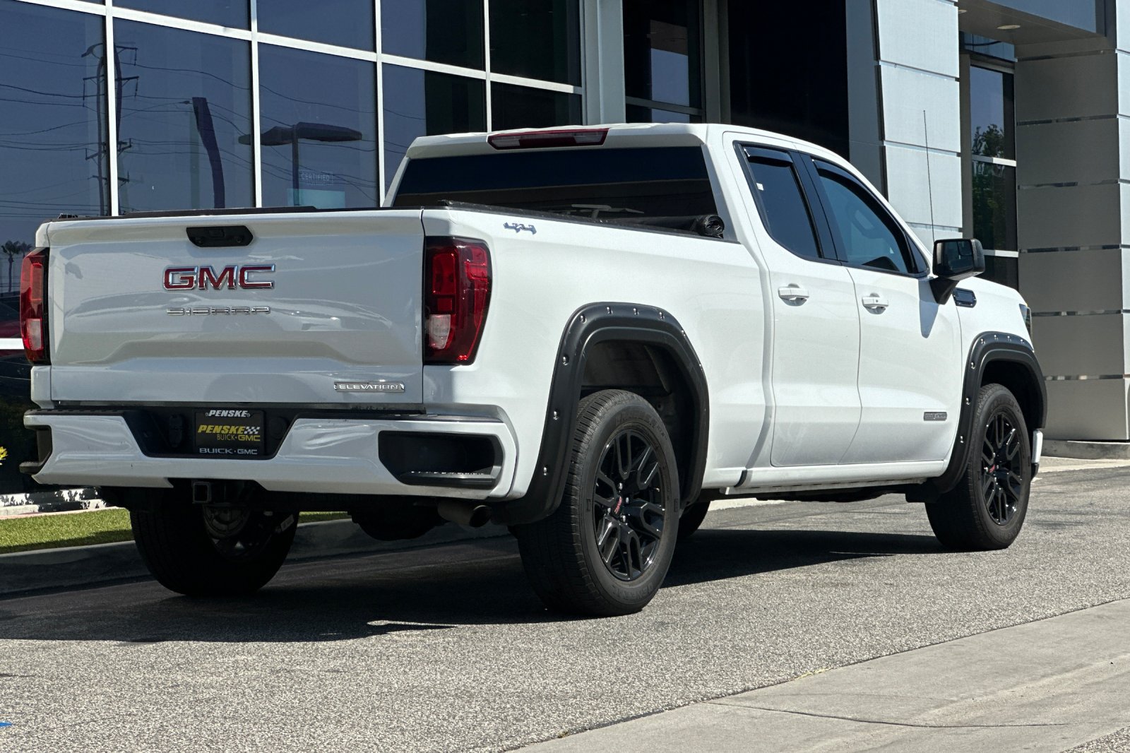 Certified 2023 GMC Sierra 1500 Elevation AWD/4WD image 4