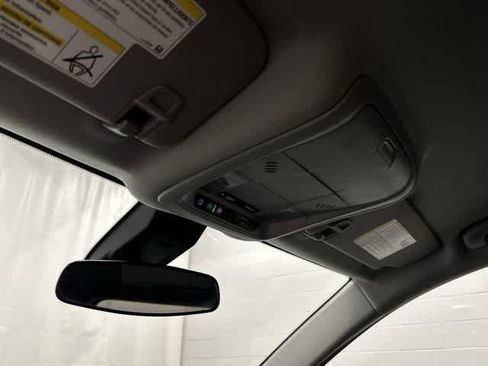 Used 2024 Chevrolet Equinox LT FWD image 21