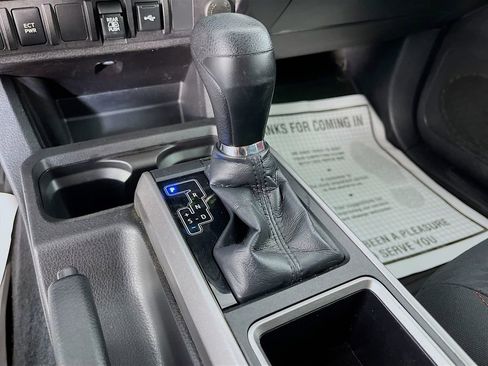 Used 2023 Toyota Tacoma SR5 AWD/4WD image 23