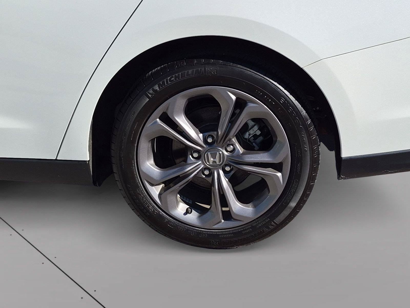 Certified 2024 Honda Accord EX image 33