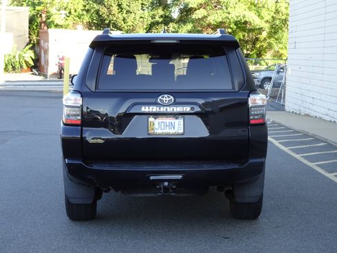 Used 2021 Toyota 4Runner SR5 image 6