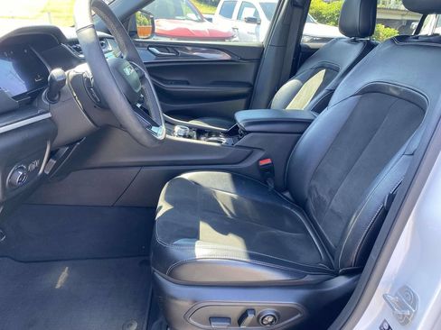 Used 2023 Jeep Grand Cherokee L Laredo RWD image 14