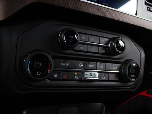 Used 2024 Ford Bronco Heritage Edition AWD/4WD image 63