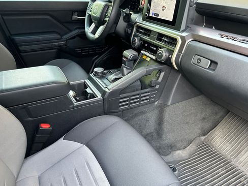 Used 2024 Toyota Tacoma TRD Sport w/ TRD Sport Upgrade Package image 16