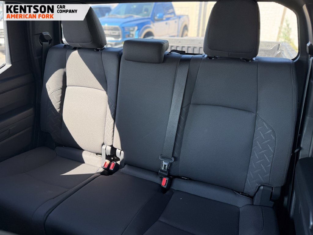 Used 2025 Toyota Tacoma SR5 AWD/4WD image 28