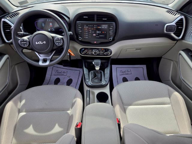 Used 2025 Kia Soul LX w/ LX Technology Package FWD image 14
