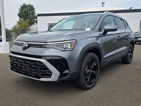 New 2025 Volkswagen Taos SEL image 8