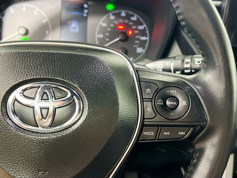 Used 2025 Toyota Corolla Cross AWD Hybrid image 19