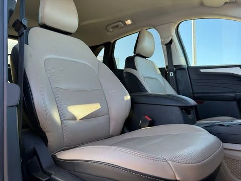 Used 2021 Ford Escape SEL image 14