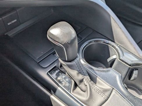 Used 2020 Toyota Camry SE image 22