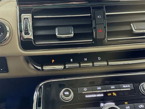 Used 2022 Lincoln Navigator Reserve image 18