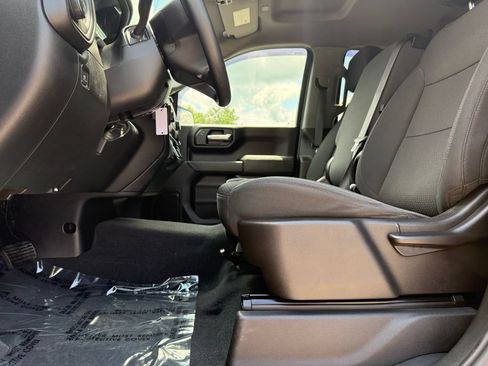 Used 2020 Chevrolet Silverado 1500 Custom w/ Custom Value Package AWD/4WD image 19