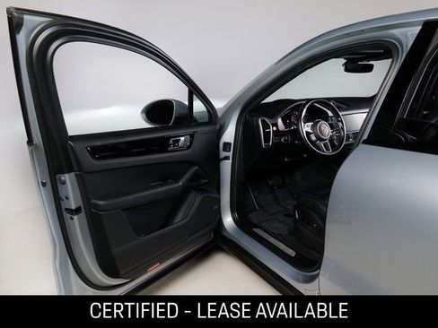 Used 2022 Porsche Cayenne Coupe image 27