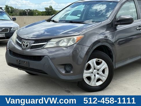 Used 2015 Toyota RAV4 LE AWD/4WD image 2