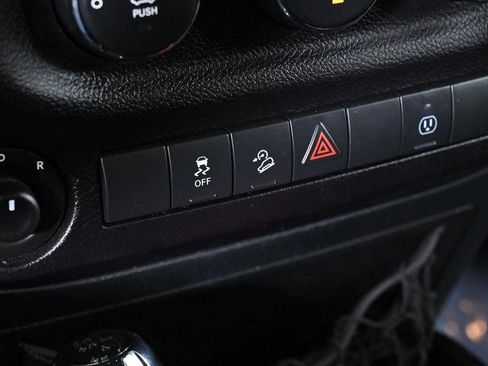 Used 2016 Jeep Wrangler Unlimited Sahara image 24