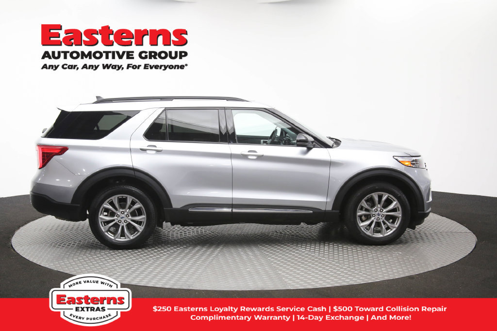 Used 2023 Ford Explorer XLT w/ Equipment Group 202A AWD/4WD image 47