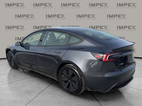 Used 2024 Tesla Model 3 Standard Range image 3