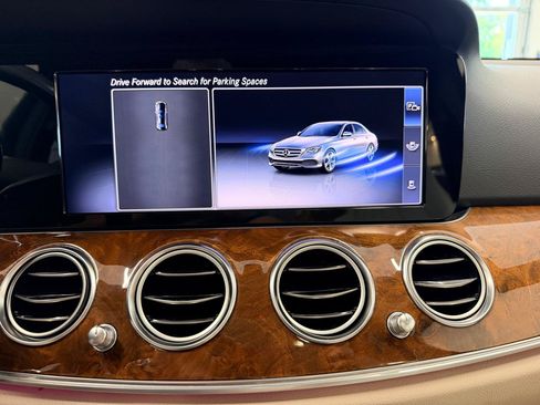 Used 2018 Mercedes-Benz E 300 image 39