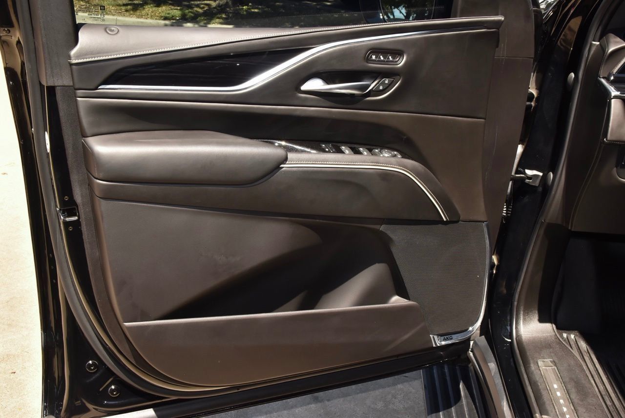 Used 2023 Cadillac Escalade V w/ LPO, ONYX Package AWD/4WD image 39