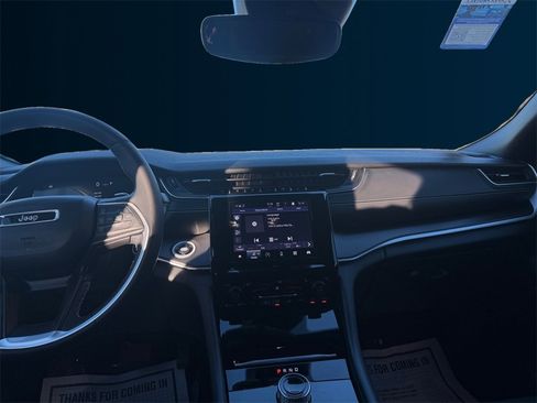 Used 2024 Jeep Grand Cherokee L Laredo w/ Luxury Tech Group I image 12