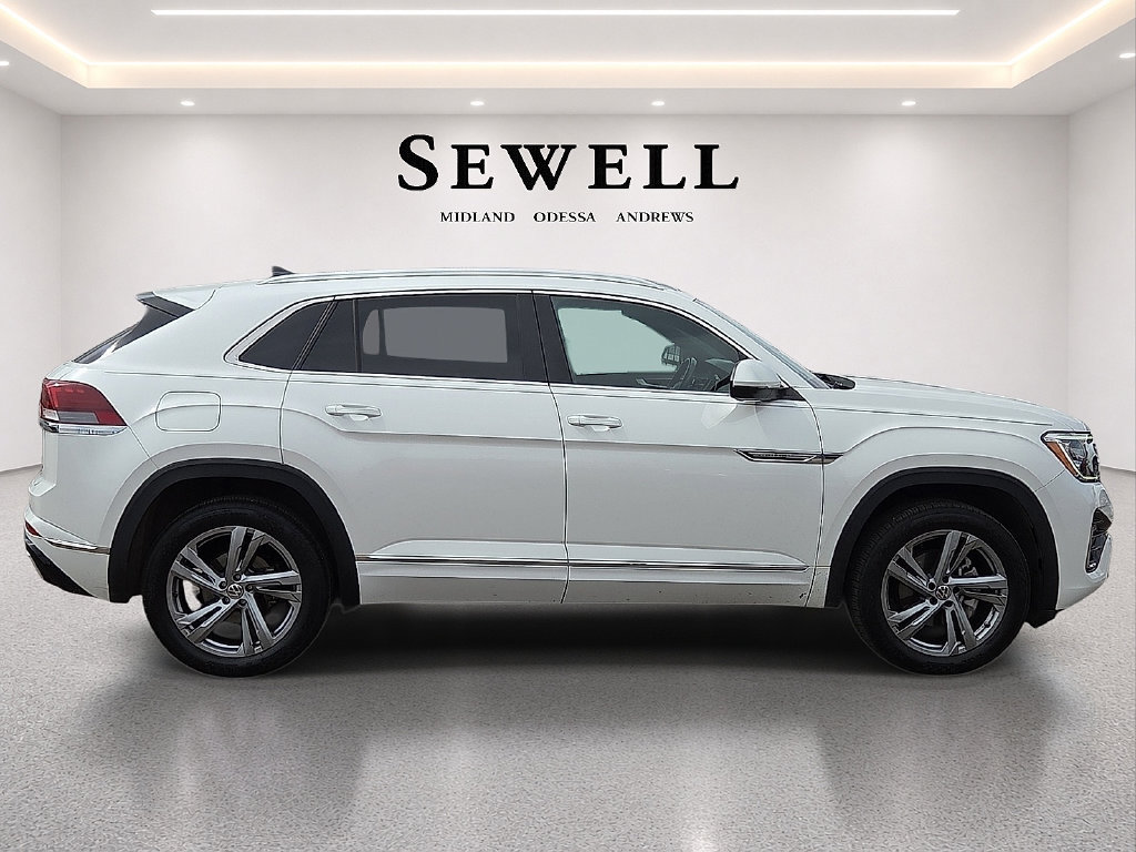 Used 2024 Volkswagen Atlas Cross Sport SEL R-Line AWD/4WD image 5