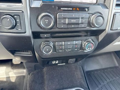 Used 2018 Ford F150 XLT w/ Equipment Group 302A Luxury AWD/4WD image 11