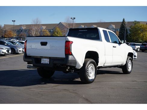 Used 2024 Toyota Tacoma SR image 3