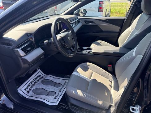 Used 2025 Toyota Camry SE w/ Convenience Package AWD/4WD image 22