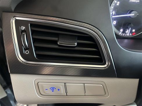 Used 2016 Hyundai Sonata Sport w/ Option Group 1V image 10