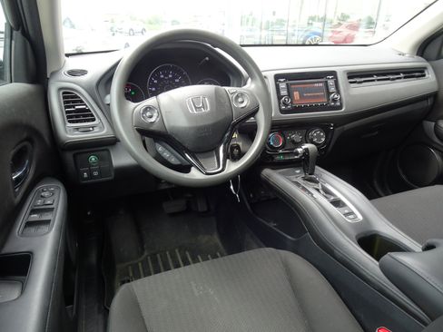 Used 2018 Honda HR-V LX image 9