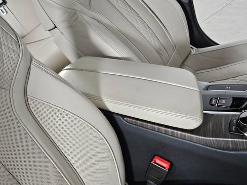 Used 2023 BMW 540i w/ Executive Package image 16