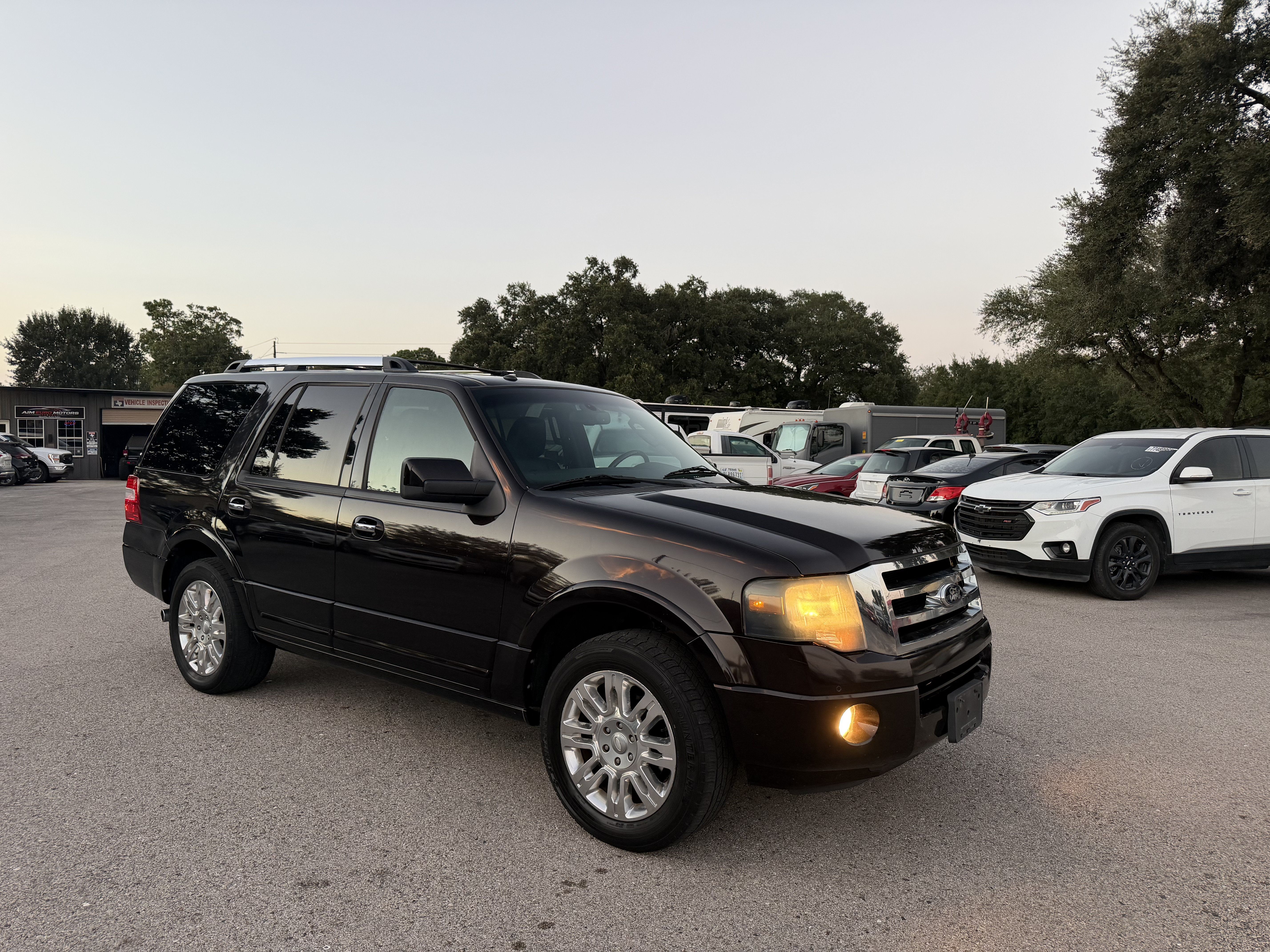Used 2013 Ford Expedition Limited RWD image 2