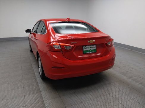 Used 2017 Chevrolet Cruze LT FWD image 5