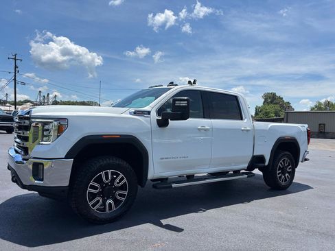 Used 2021 GMC Sierra 2500 SLE w/ SLE Convenience Package AWD/4WD image 2
