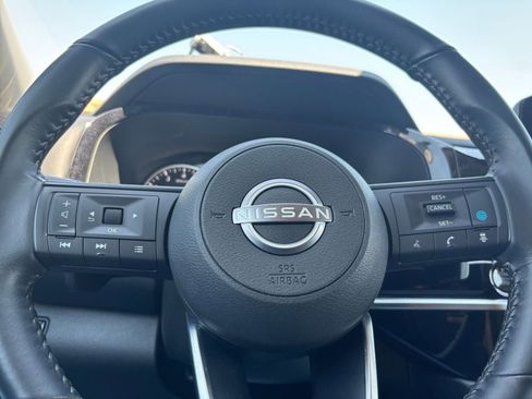 Used 2025 Nissan Pathfinder SV FWD image 29