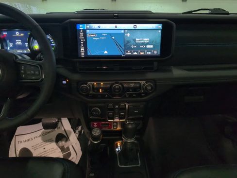 Used 2024 Jeep Wrangler Unlimited Rubicon 4xe image 17