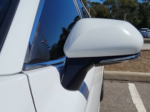 Used 2019 Toyota Camry LE w/ Convenience Package image 11