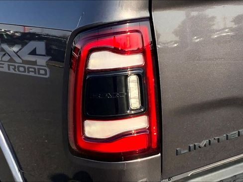 Used 2021 RAM 2500 Limited AWD/4WD image 29
