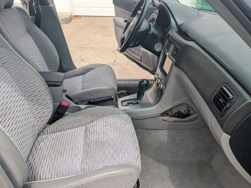 Used 2004 Subaru Forester 2.5XS AWD/4WD image 14