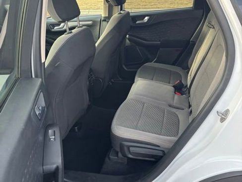 Used 2020 Ford Escape SE image 19