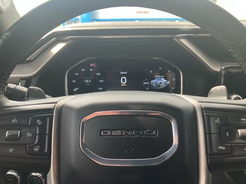 Used 2024 GMC Sierra 1500 Denali w/ Technology Package AWD/4WD image 17