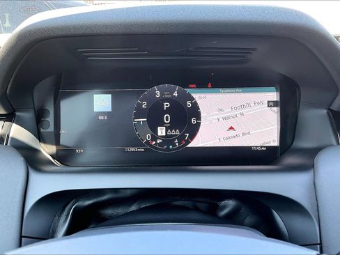 Used 2024 Land Rover Discovery Sport S image 24