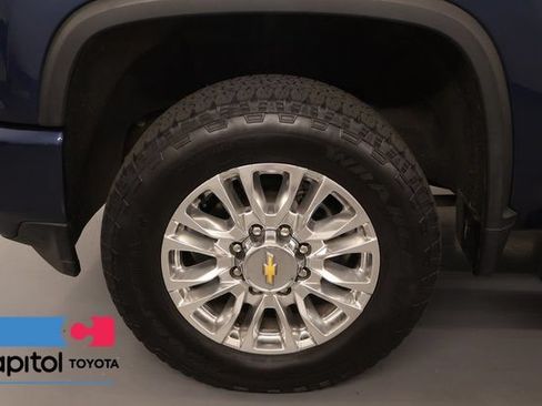 Used 2022 Chevrolet Silverado 3500 High Country w/ Z71 Off-Road Package AWD/4WD image 7