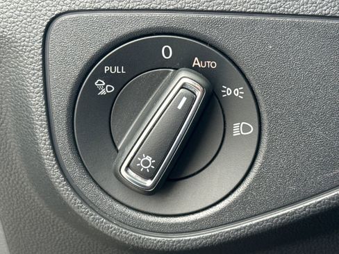 Used 2022 Volkswagen Atlas Cross Sport SE w/ Panoramic Sunroof Package image 20