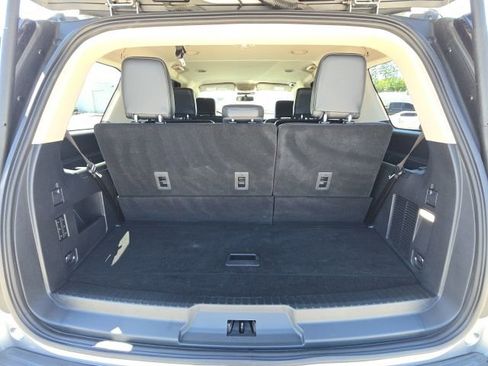 Used 2024 Ford Expedition XLT image 14