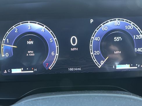 Used 2023 Jeep Grand Cherokee Limited w/ Luxury Tech Group II RWD image 32