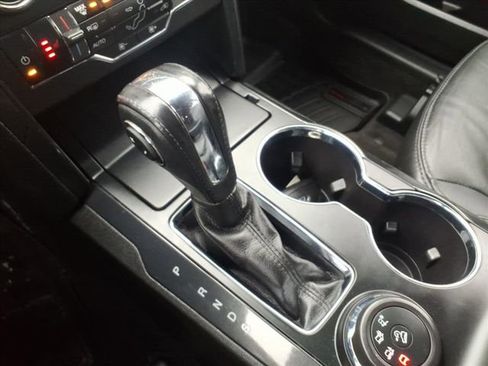 Used 2018 Ford Explorer XLT w/ Equipment Group 202A image 25